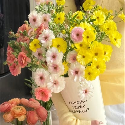 黄色×ピンクの華やかミックス